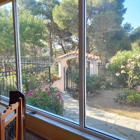 Paradise Δασκαλειό